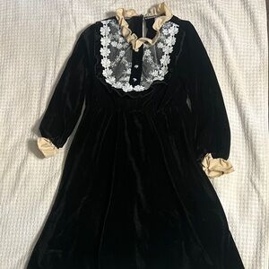 NWOT - Black with Cream/White Accents Girls Velour Dress - Size 7Y